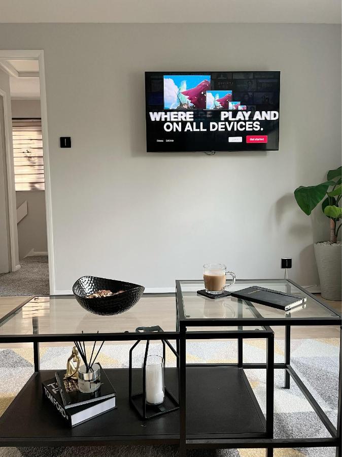 Stunning Apartment In Beckton With Private Entrance London Eksteriør billede